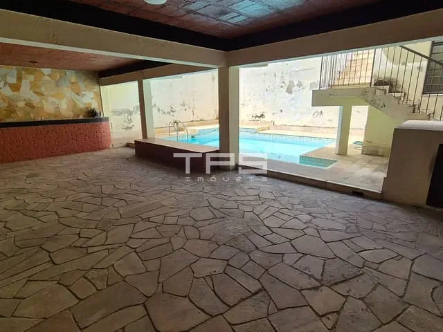 Casa com 417m² 4 quartos e 2 banheiros, à venda, no bairro Vila Paraíba em Guaratinguetá