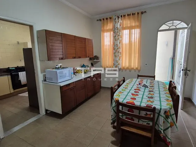 Casa com 417m² 4 quartos e 2 banheiros, à venda, no bairro Vila Paraíba em Guaratinguetá
