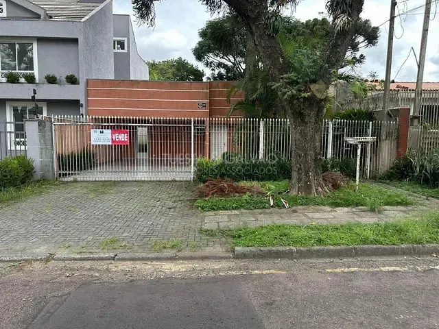 Casa com 209m² 2 quartos e 4 banheiros, à venda, no bairro Água Verde em Curitiba