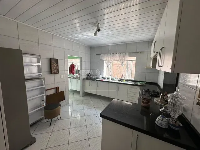 Casa com 209m² 2 quartos e 4 banheiros, à venda, no bairro Água Verde em Curitiba