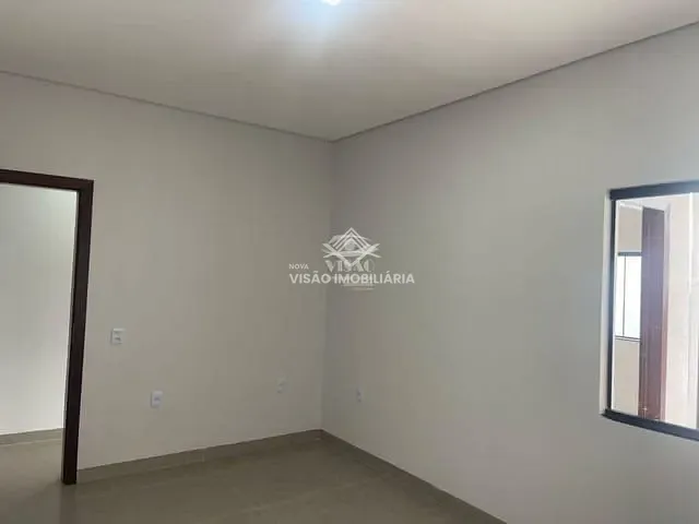 Casa 2 quartos e 1 banheiro, à venda, no bairro Jardim Iporã em Sinop