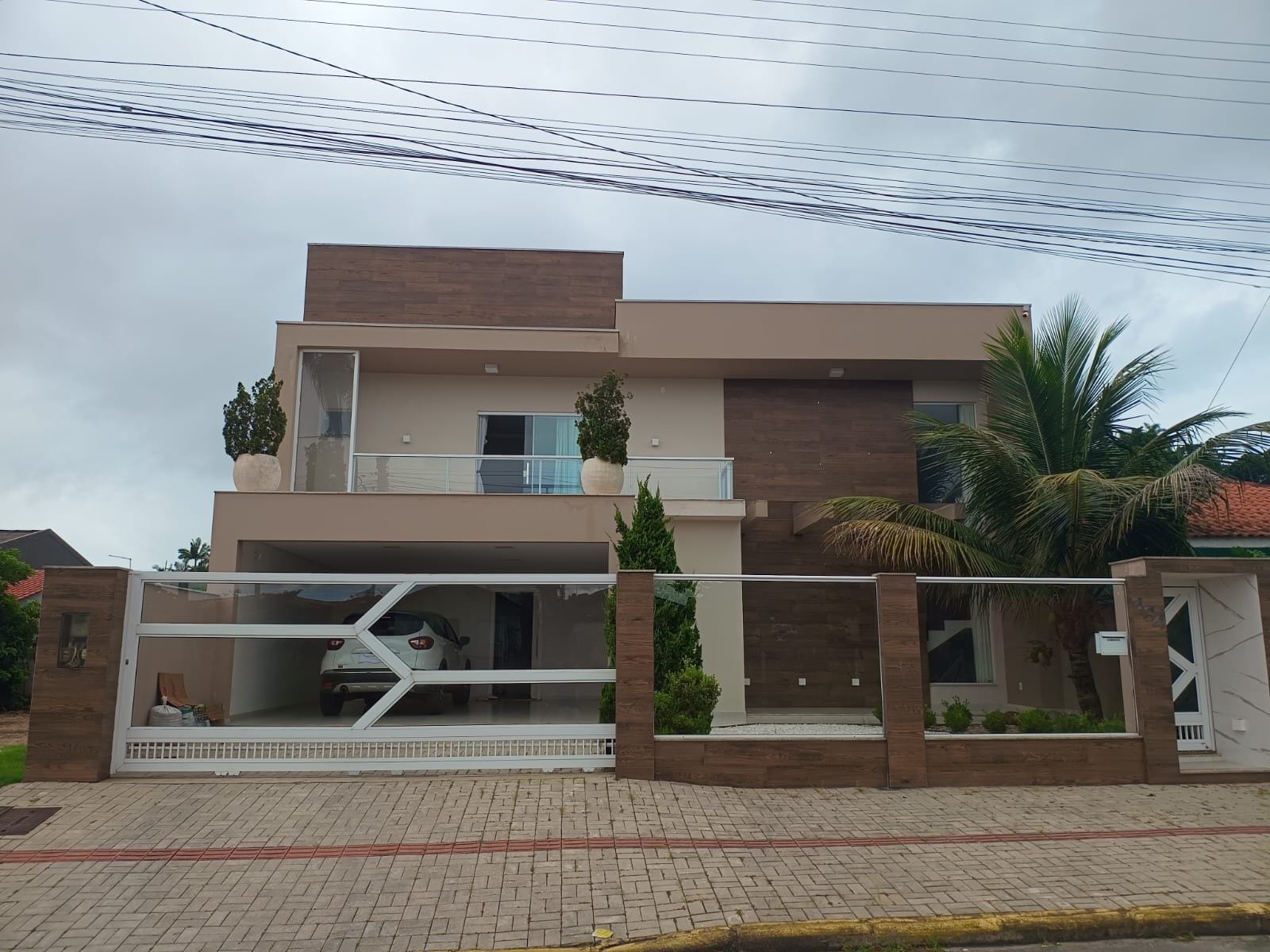 Sobrado, 3 quartos, 334 m² - Foto 1