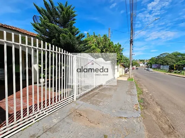Casa com 280m² 4 quartos e 2 banheiros, à venda, no bairro JD SÃO LUIZ em Jacarezinho