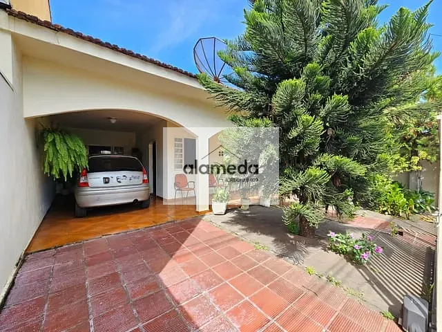 Casa com 280m² 4 quartos e 2 banheiros, à venda, no bairro JD SÃO LUIZ em Jacarezinho