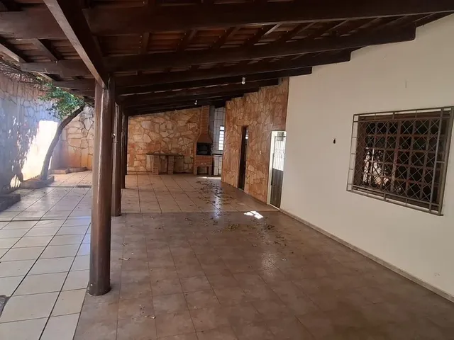 Casa com 425m² 3 quartos e 2 banheiros, à venda, no bairro Vila Aurora Oeste em Goiânia
