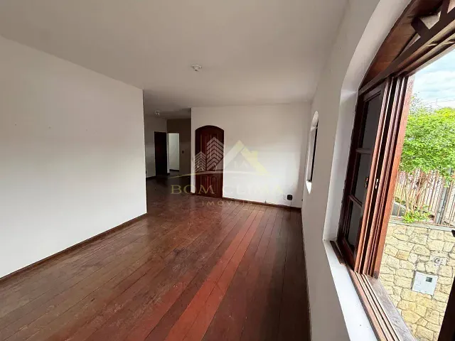 Casa 3 quartos e 3 banheiros, à venda, no bairro Quintas das Avenidas em Juiz de Fora