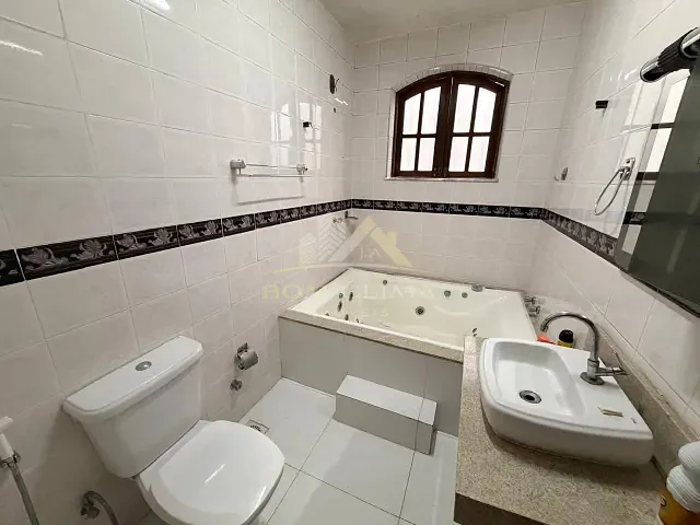 Casa 3 quartos e 3 banheiros, à venda, no bairro Quintas das Avenidas em Juiz de Fora