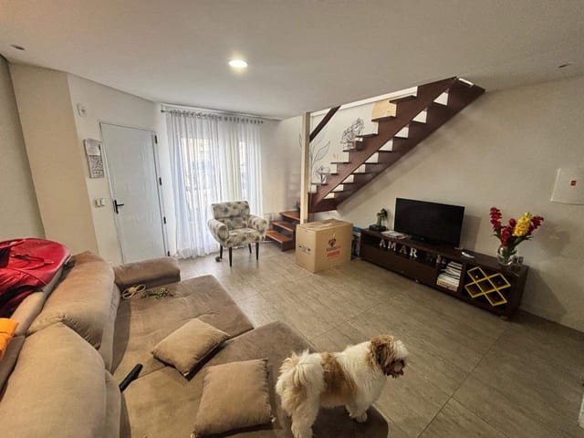 Casa 2 quartos e 2 banheiros, à venda, no bairro Vila Caputera em Mogi das Cruzes