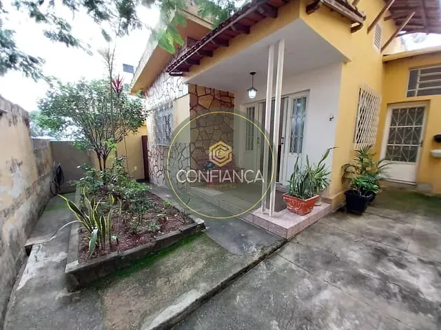 Casa com 318m² 3 quartos e 2 banheiros, para alugar, no bairro Santa Inês em Belo Horizonte