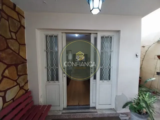 Casa com 318m² 3 quartos e 2 banheiros, para alugar, no bairro Santa Inês em Belo Horizonte