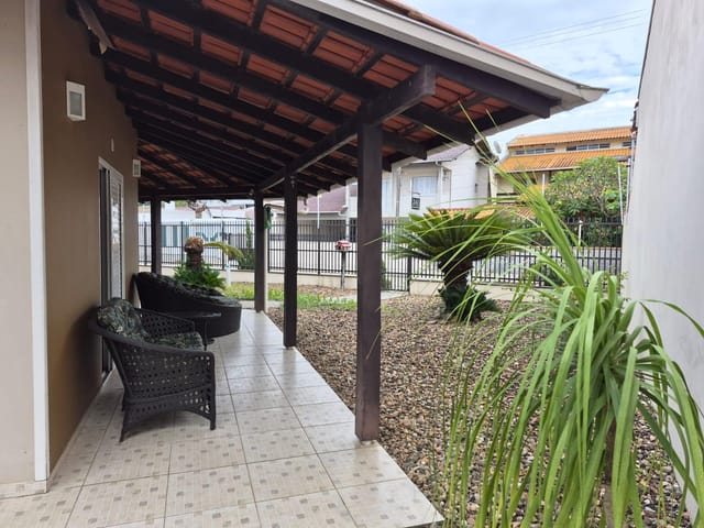 Casa com 672m² 5 quartos e 6 banheiros, à venda, no bairro Centro em Penha
