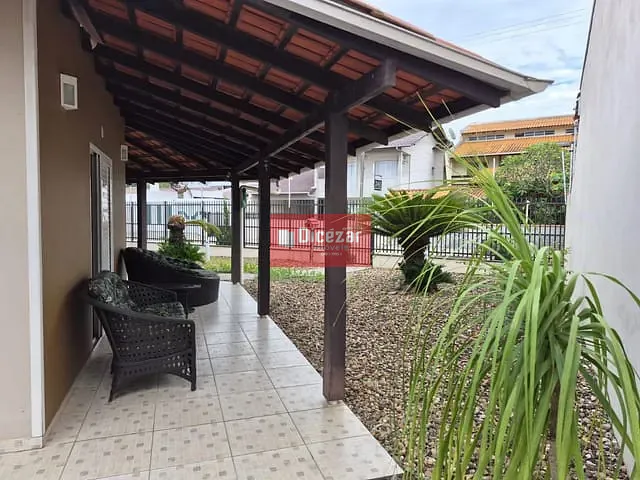Casa com 672m² 5 quartos e 6 banheiros, à venda, no bairro Centro em Penha