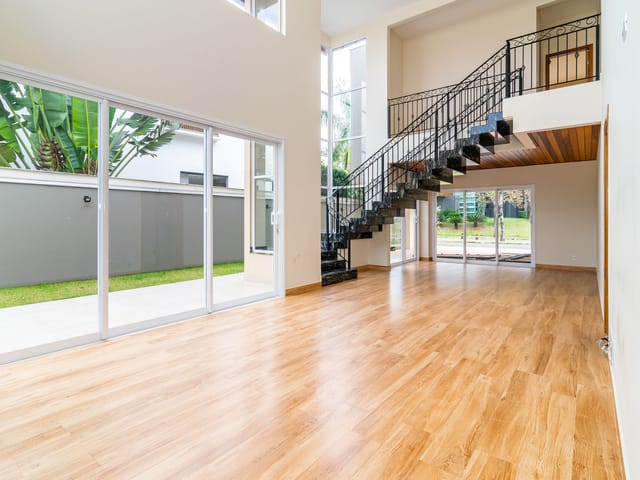 Casa com 505m² 6 quartos e 7 banheiros, à venda, no bairro Esperança em Londrina