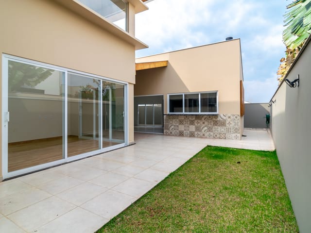 Casa com 505m² 6 quartos e 7 banheiros, à venda, no bairro Esperança em Londrina