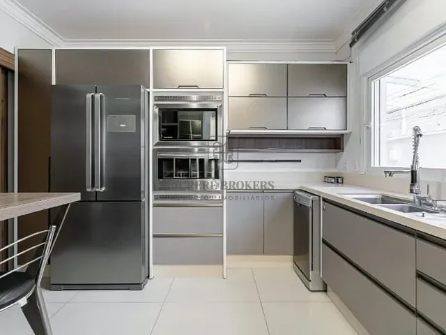 Casa 5 quartos e 7 banheiros, à venda, no bairro Jurerê em Florianópolis