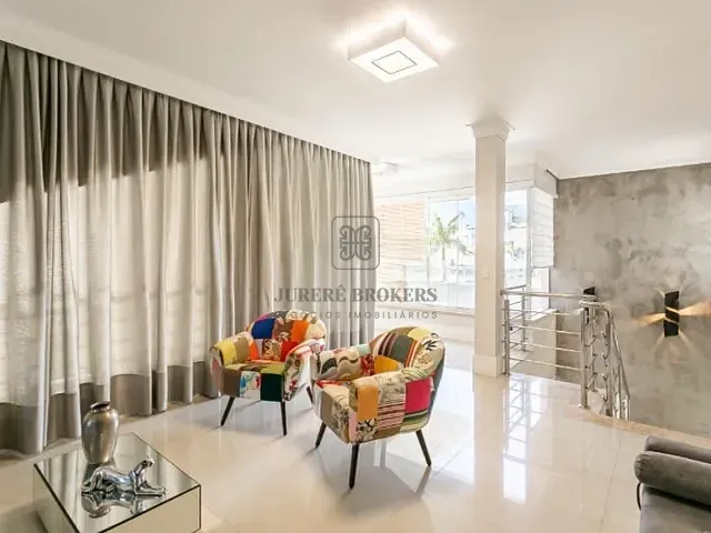 Casa 5 quartos e 7 banheiros, à venda, no bairro Jurerê em Florianópolis