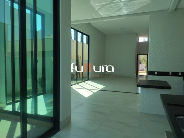 Casa com 406m² 3 quartos e 5 banheiros, à venda, no bairro Residencial Goiânia Golfe Clube em Goiânia