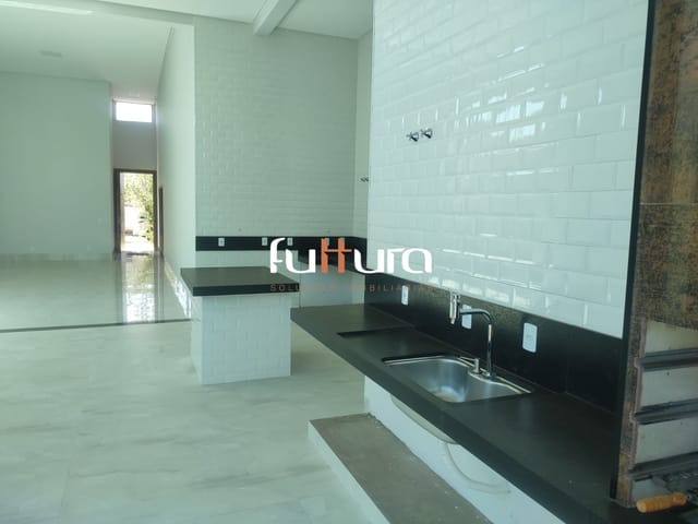 Casa com 406m² 3 quartos e 5 banheiros, à venda, no bairro Residencial Goiânia Golfe Clube em Goiânia