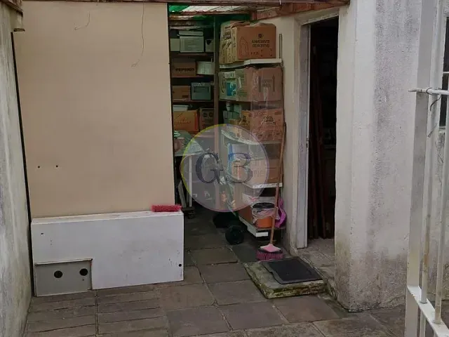 Casa 2 quartos e 2 banheiros, à venda, no bairro Centro em Pelotas