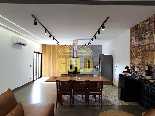 Casa com 382m² 2 quartos e 3 banheiros, à venda, no bairro Marumbi em Londrina