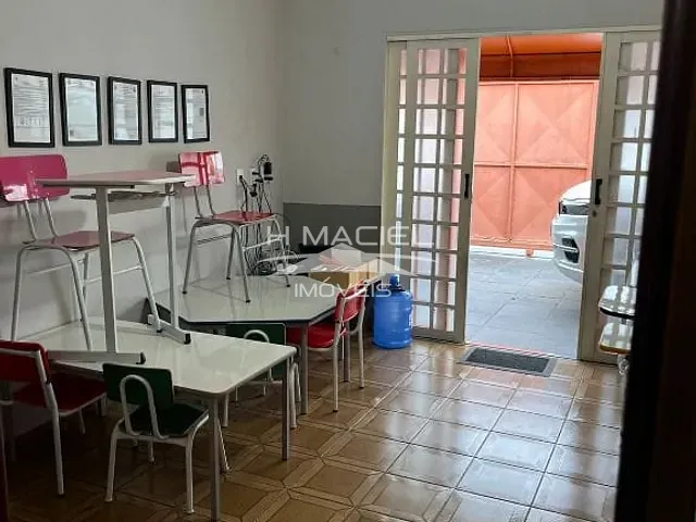 Casa com 300m² 2 quartos e 1 banheiro, à venda, no bairro Vila Inema em Hortolândia