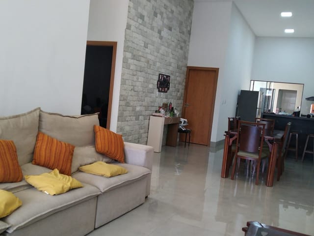 Casa com 210m² 3 quartos e 4 banheiros, à venda, no bairro Jardim Atlântico em Goiânia