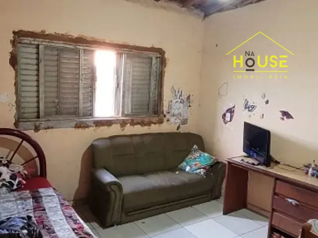 Casa com 326m², à venda, no bairro Estação em Votuporanga