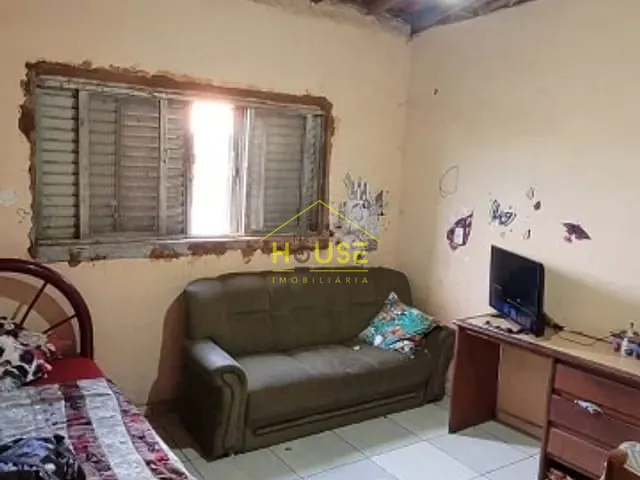 Casa com 326m², à venda, no bairro Estação em Votuporanga