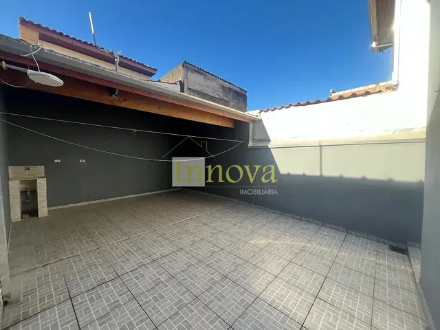 Casa 3 quartos e 3 banheiros, à venda, no bairro Jardim Jaqueira em Caraguatatuba