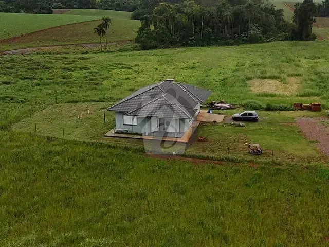 Casa com 127m² 2 quartos e 2 banheiros, à venda, no bairro Alesgut em Teutônia