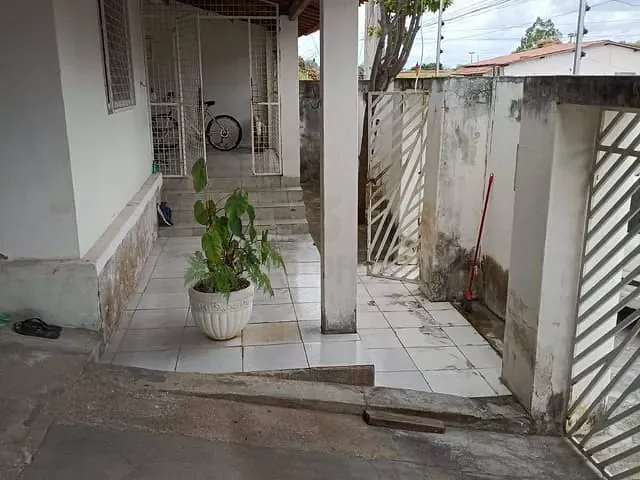 Casa 3 quartos e 1 banheiro, à venda, no bairro Alves de Souza em Paulo Afonso