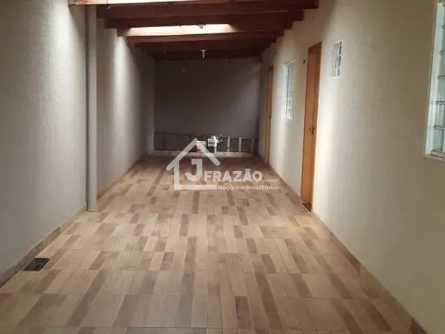 Casa com 422m² 3 quartos e 2 banheiros, à venda, no bairro Jardim Real em Goiânia