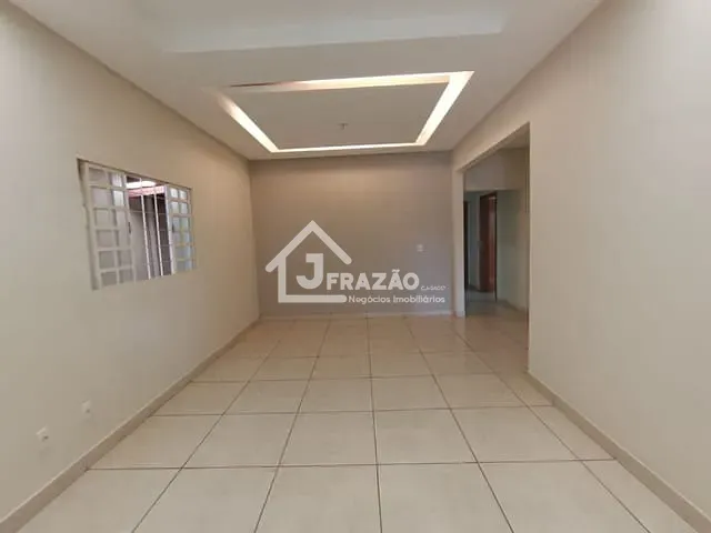 Casa com 422m² 3 quartos e 2 banheiros, à venda, no bairro Jardim Real em Goiânia