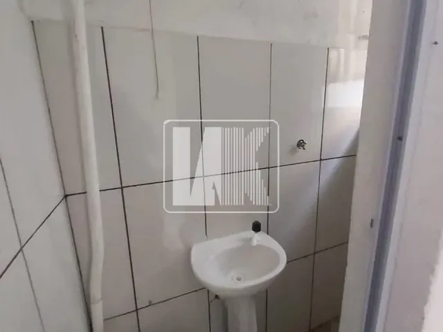 Casa com 4m² 1 quarto e 1 banheiro, para alugar, no bairro Vila Palmares em Santo André