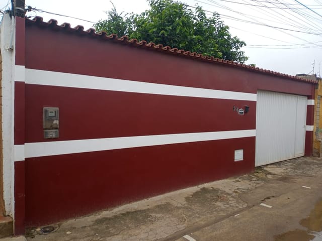 Foto do Casa - Casa de  3 quartos sendo 01 suíte + dependência + 02 vagas de garagem 01 vaga coberta + bastante espaço na frente,  Urbis VI em Vitória da Conquista-BA | Locar Imóvel