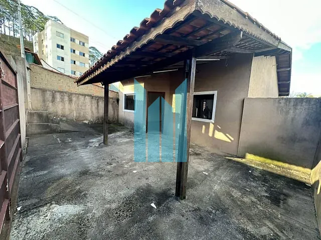 Casa 2 quartos e 1 banheiro, à venda, no bairro Jardim São Bento em Poços de Caldas
