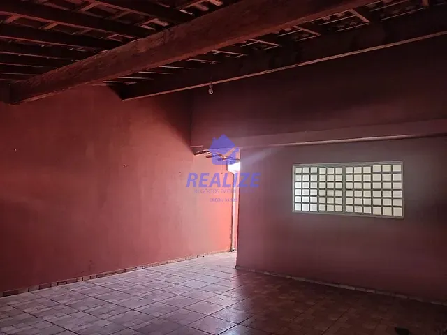 Casa com 180m² 2 quartos e 2 banheiros, à venda, no bairro Jardim Aeroporto em Botucatu