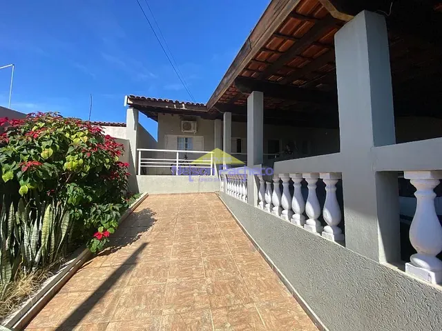 Casa com 250m² 3 quartos e 1 banheiro, à venda, no bairro Parque Residencial Santa Rita em Capivari