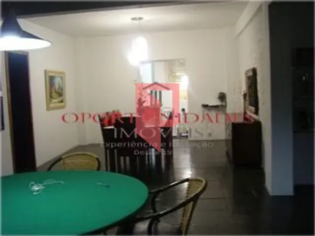Casa com 600m² 4 quartos e 3 banheiros, à venda, no bairro Carlos Prates em Belo Horizonte