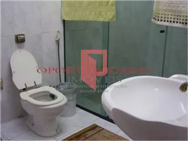 Casa com 600m² 4 quartos e 3 banheiros, à venda, no bairro Carlos Prates em Belo Horizonte