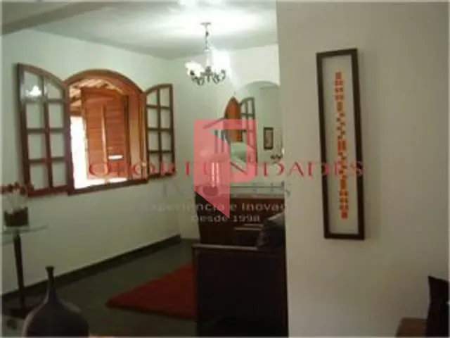 Casa com 600m² 4 quartos e 3 banheiros, à venda, no bairro Carlos Prates em Belo Horizonte