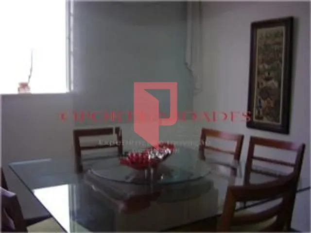 Casa com 600m² 4 quartos e 3 banheiros, à venda, no bairro Carlos Prates em Belo Horizonte