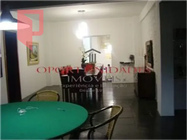 Casa com 600m² 4 quartos e 3 banheiros, à venda, no bairro Carlos Prates em Belo Horizonte