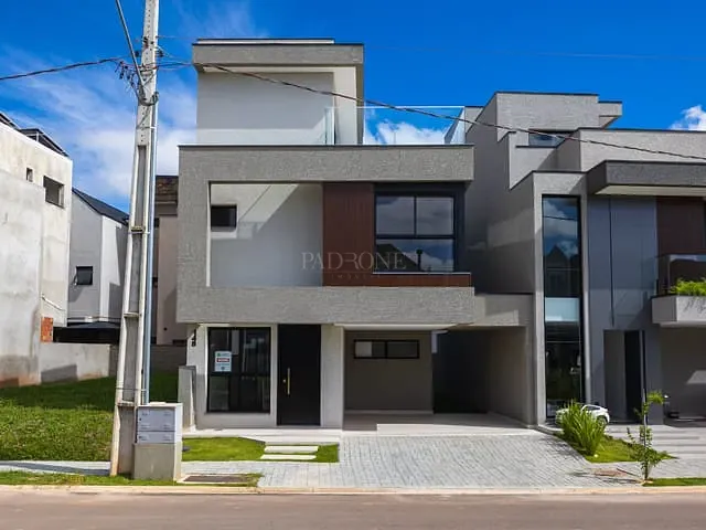 Casa 3 quartos e 5 banheiros, à venda, no bairro Santa Cândida em Curitiba