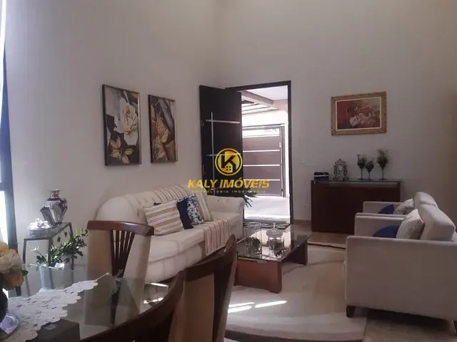 Casa com 300m² 3 quartos e 1 banheiro, à venda, no bairro Olímpico em São Caetano do Sul