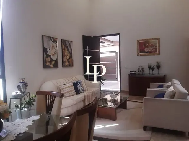 Casa com 300m² 3 quartos e 1 banheiro, à venda, no bairro Olímpico em São Caetano do Sul