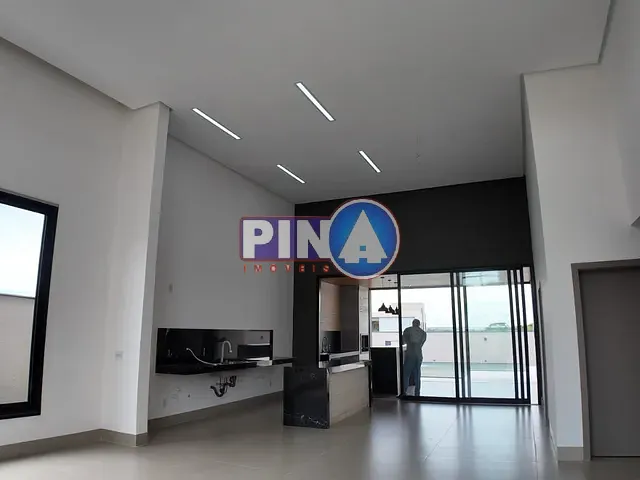 Casa com 640m² 4 quartos e 6 banheiros, à venda, no bairro Parque Cidade em Goiânia