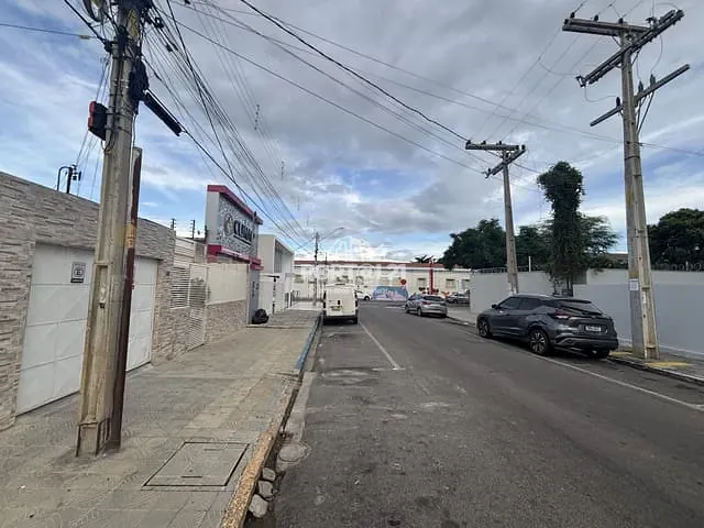 Casa com 272m² 5 quartos e 2 banheiros, à venda, no bairro Centro em Petrolina