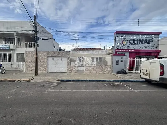 Casa com 272m² 5 quartos e 2 banheiros, à venda, no bairro Centro em Petrolina
