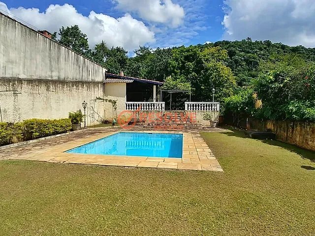 Casa com 846m² 3 quartos e 3 banheiros, à venda, no bairro Jardim Itapema em Guararema
